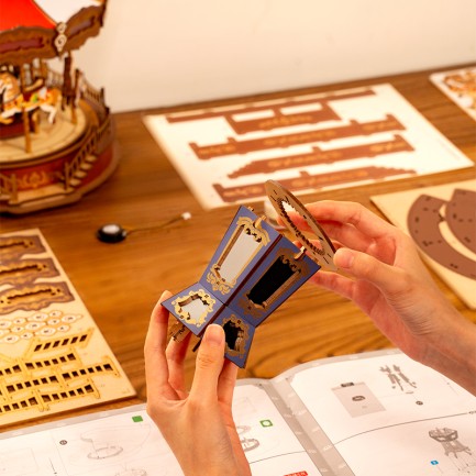 Rolife AMC01 Atlı Karınca (Classic Carousel) DIY Minyatür Maket Model Seti Ahşap 3D Wooden Puzzle 3D Model Kit Detaylı Dekoratif Hobi Seti Ahşap Maket - Thumbnail