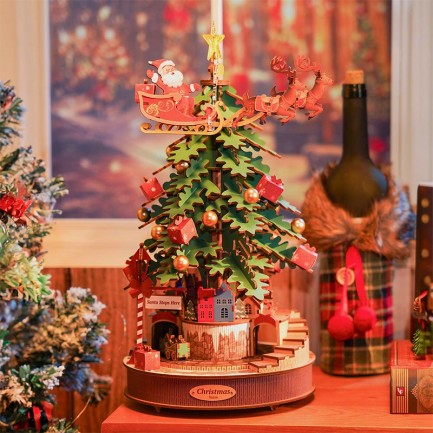 Rolife AMS01 Yılbaşı Ağacı Müzik Kutusu (Christmas Melody Tre) DIY Minyatür Maket Model Seti Ahşap 3D Wooden Puzzle 3D Model Kit Detaylı Dekoratif Hobi Seti Ahşap Maket - Thumbnail