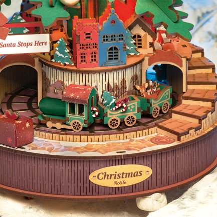 Rolife AMS01 Yılbaşı Ağacı Müzik Kutusu (Christmas Melody Tre) DIY Minyatür Maket Model Seti Ahşap 3D Wooden Puzzle 3D Model Kit Detaylı Dekoratif Hobi Seti Ahşap Maket - Thumbnail