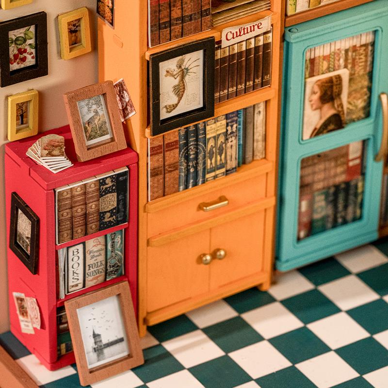 Rolife DG102 Sam's Study Room DIY Miniature House
