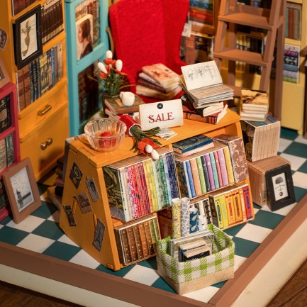 Rolife DG102 Sam'in Çalışma Odası (Sam's Study Room) DIY Minyatür Maket Model Seti Mini Dollhouse 3D Model Kit Detaylı Dekoratif Hobi Seti 3D Puzzle Tiny House - Thumbnail