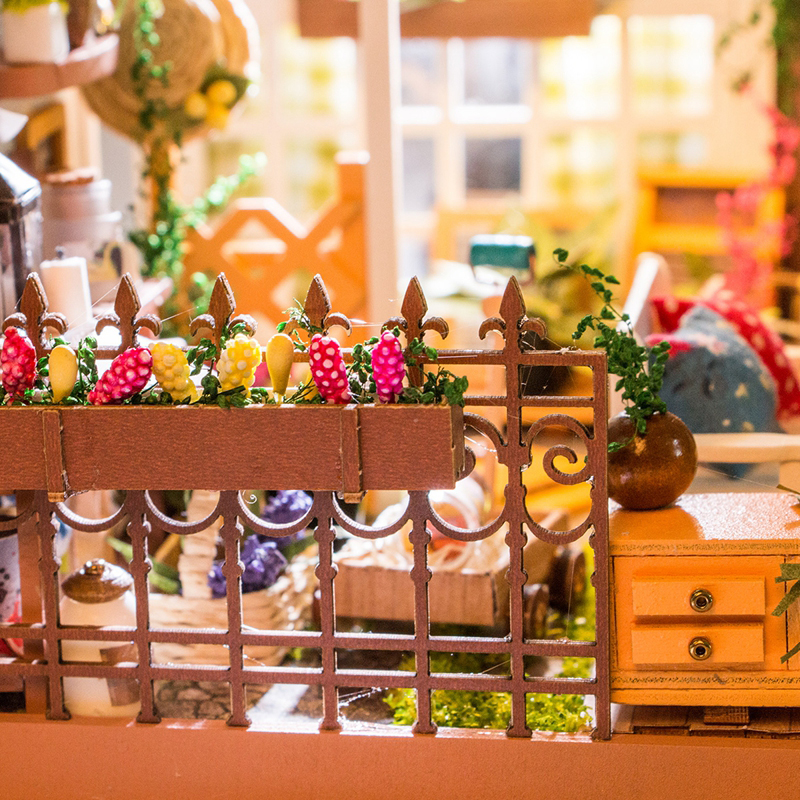 Rolife DG108 Miller'ın Çiçek Evi (Miller's Flower House) DIY Minyatür Maket Model Set Mini Dollhouse 3D Model Kit Detaylı Dekoratif Hobi Seti 3D Puzzle Tiny House
