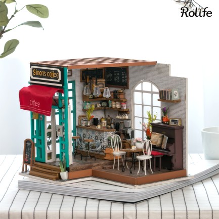 Rolife DG109 Simon'ın Kahve Dükkanı (Simon's Coffee)DIY Minyatür Maket Model Set Miniature Dollhouse 3D Model Kit Detaylı Dekoratif Hobi Seti 3D Puzzle Tiny House - Thumbnail