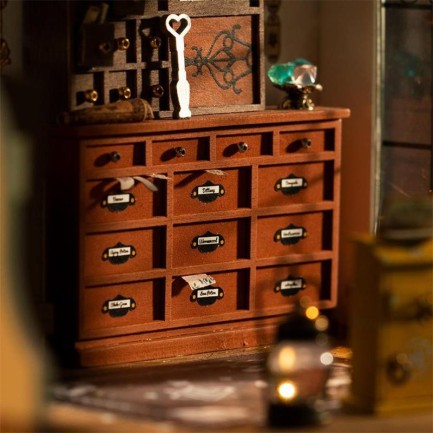 Rolife DG155 Kiki's Magic Emporium DIY Miniature House - Thumbnail