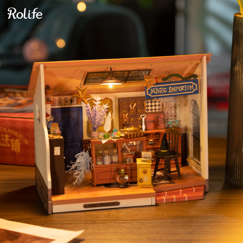 Rolife DG155 Kiki'nin Sihirli Dükkanı (Kiki's Magic Emporium) DIY Minyatür Model Seti Mini Dollhouse 3D Model Kit Detaylı Dekoratif Hobi Seti 3D Puzzle Tiny House