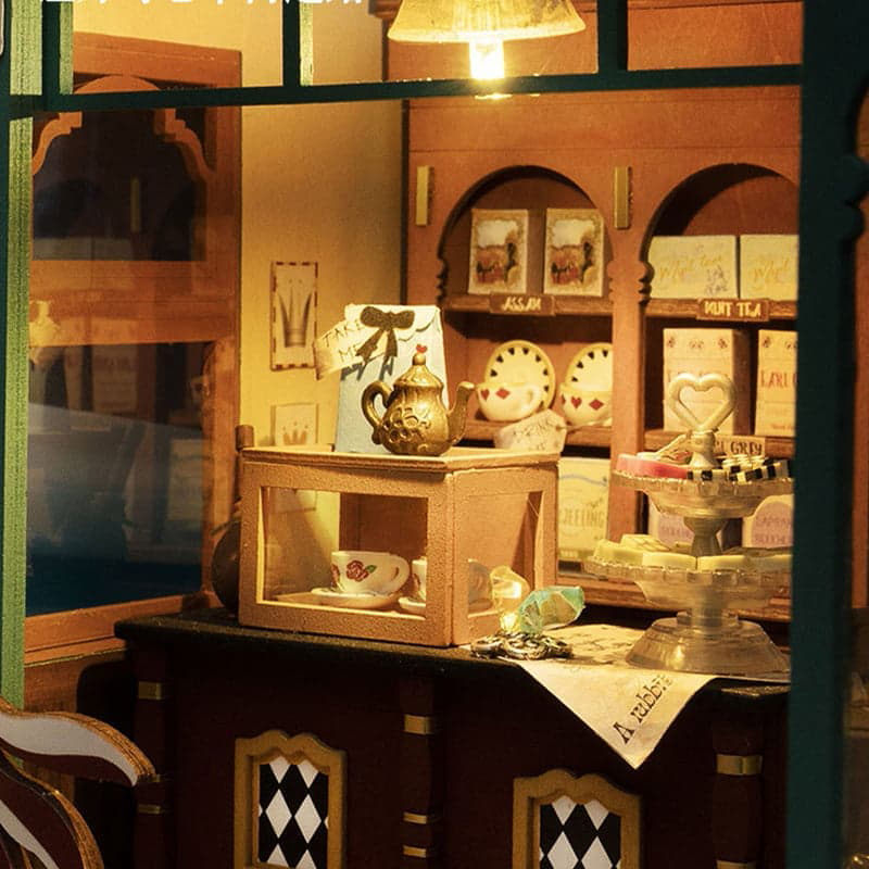 Rolife DG156 Alice'in Çay Dükkanı (Alice's Tea Store) DIY Minyatür Maket Model Seti Mini Dollhouse 3D Model Kit Detaylı Dekoratif Hobi Seti 3D Puzzle Tiny House