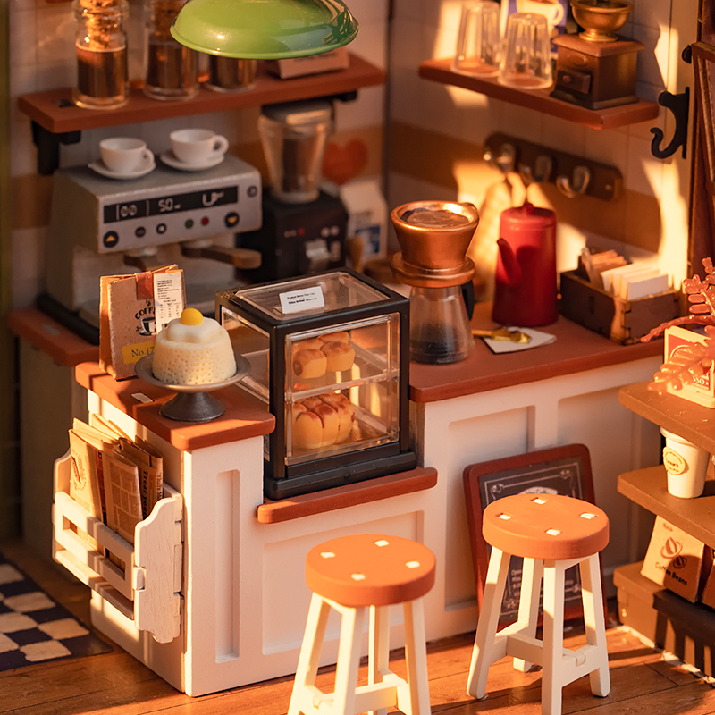 Rolife DG162 Kafe (NO.17 Slow Life Cafe) DIY Minyatür Maket Model Seti Mini Dollhouse 3D Model Kit Detaylı Dekoratif Hobi Seti 3D Puzzle Tiny House