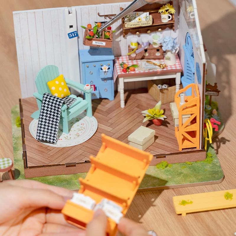 Rolife DG163 Dreamy Garden House DIY Miniature House