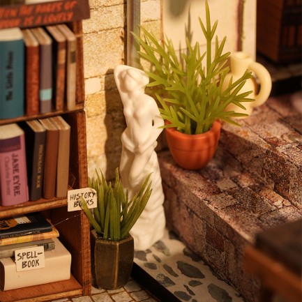 Rolife DG164 Köşe Kitabevi (Corner Bookstore) DIY Minyatür Maket Model Seti Mini Dollhouse 3D Model Kit Detaylı Dekoratif Hobi Seti 3D Puzzle Tiny House - Thumbnail