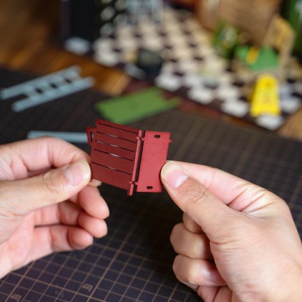 Rolife DG165 Garage Workshop DIY Miniature House - Thumbnail