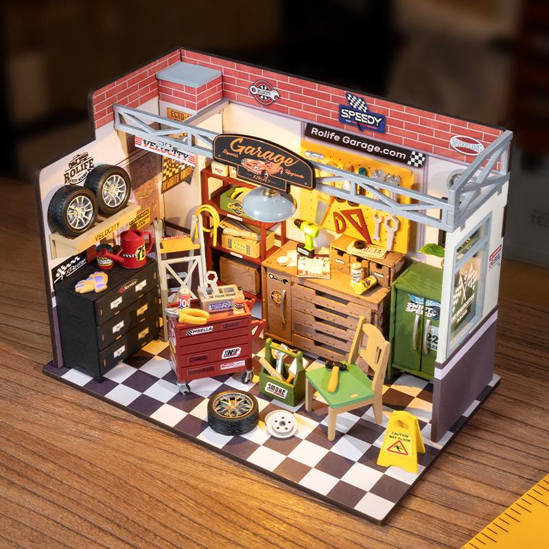 Rolife DG165 Garaj Atölyesi (Garage Workshop) DIY Minyatür Maket Model Seti Mini Dollhouse 3D Model Kit Detaylı Dekoratif Hobi Seti 3D Puzzle Tiny House