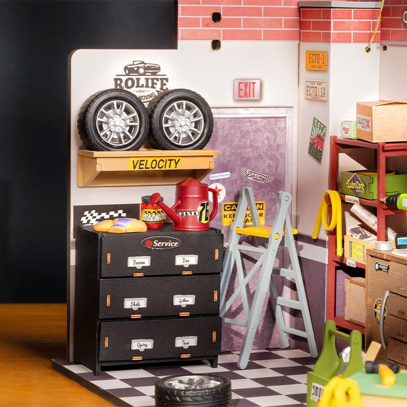 Rolife DG165 Garaj Atölyesi (Garage Workshop) DIY Minyatür Maket Model Seti Mini Dollhouse 3D Model Kit Detaylı Dekoratif Hobi Seti 3D Puzzle Tiny House