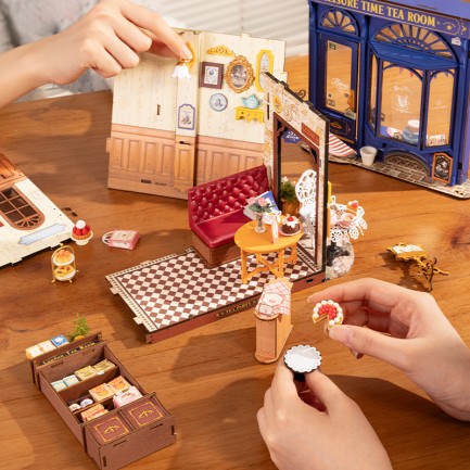 Rolife DG171 Çay Dükkanı (Leisure Time Tea Room) DIY Minyatür Maket Model Seti Mini Dollhouse 3D Model Kit Detaylı Dekoratif Hobi Seti 3D Puzzle Tiny House - Thumbnail