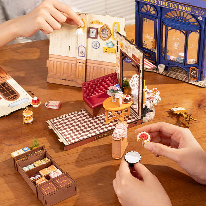 Rolife DG171 Çay Dükkanı (Leisure Time Tea Room) DIY Minyatür Maket Model Seti Mini Dollhouse 3D Model Kit Detaylı Dekoratif Hobi Seti 3D Puzzle Tiny House