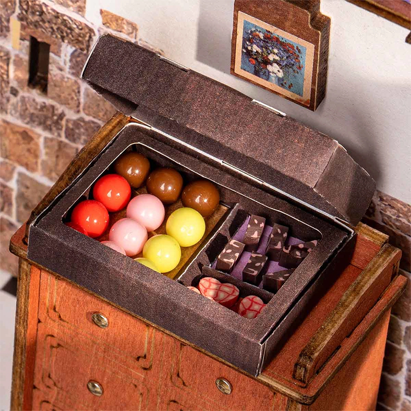 Rolife DG174 Henry'nin Çikolata Dükkanı Henry's Chocolate DIY Minyatür Maket ModelSet Mini Dollhouse 3D Model Kit Detaylı Dekoratif Hobi Seti 3D Puzzle Tiny House