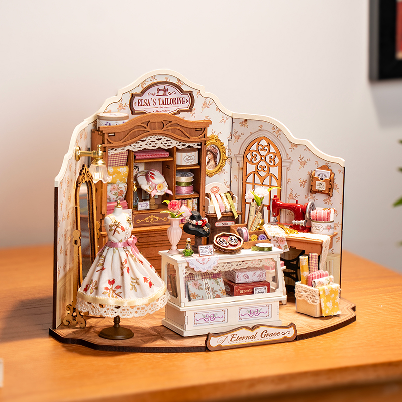 Rolife DG178 Elsa'nın Terzi Dükkanı (Elsa's Tailoring) DIY Minyatür Maket Model Seti Mini Dollhouse 3D Model Kit Detaylı Dekoratif Hobi Seti 3D Puzzle Tiny House