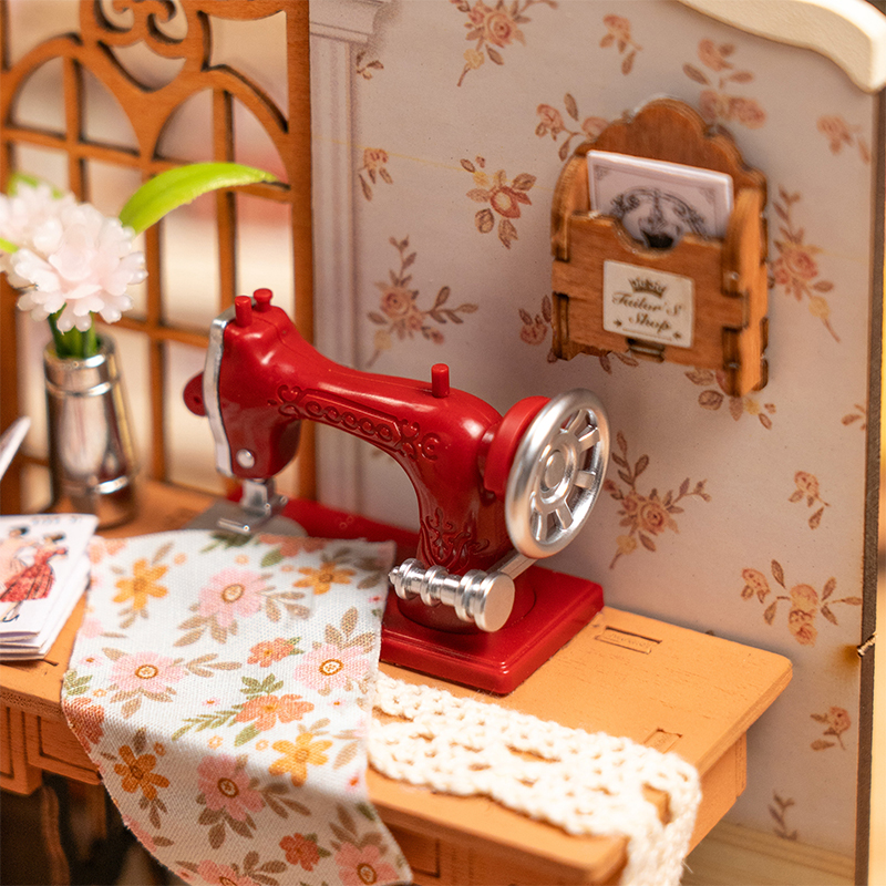 Rolife DG178 Elsa'nın Terzi Dükkanı (Elsa's Tailoring) DIY Minyatür Maket Model Seti Mini Dollhouse 3D Model Kit Detaylı Dekoratif Hobi Seti 3D Puzzle Tiny House