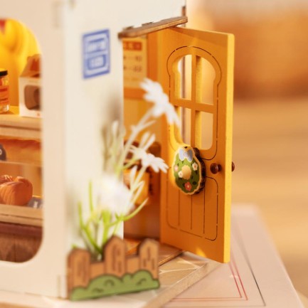 Rolife DS033 Teddy's Breadbox DIY Miniature House - Thumbnail