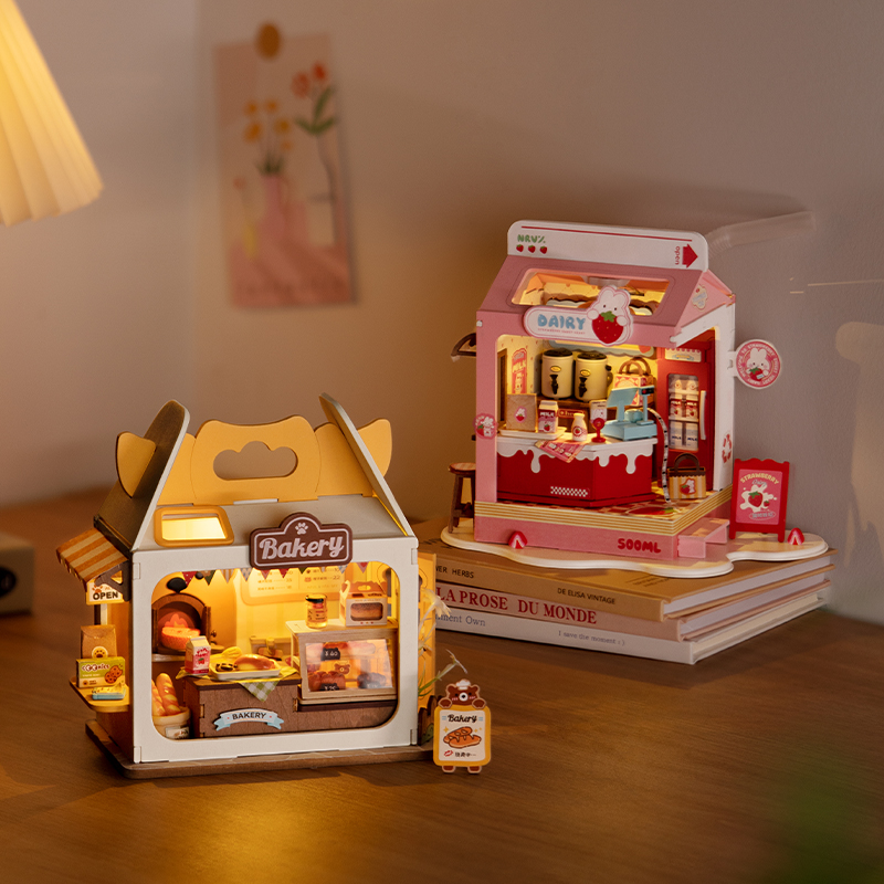 Rolife DS034 Çilekli Süt Dükkanı (Strawberry Milk Box) DIY Minyatür Maket Model Seti Mini Dollhouse 3D Model Kit Detaylı Dekoratif Hobi Seti 3D Puzzle Tiny House