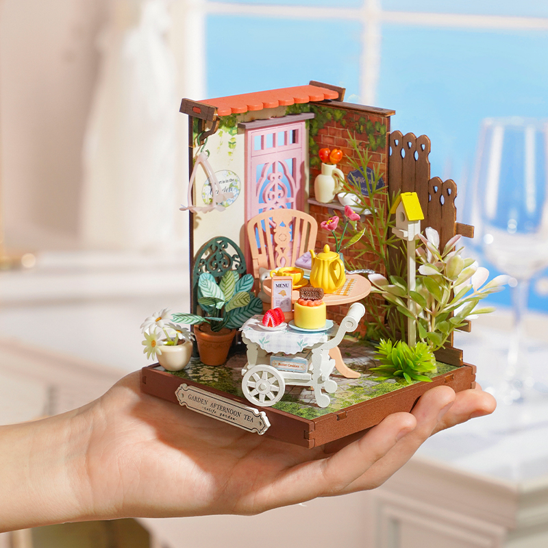 Rolife DS038 Şık Çay Bahçesi (Fancy Tea Yard) DIY Minyatür Maket Model Seti Mini Dollhouse 3D Model Kit Detaylı Dekoratif Hobi Seti 3D Puzzle Tiny House