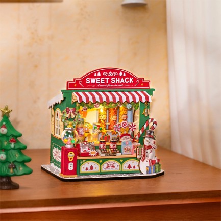 Rolife DS043 Tatlı Standı (Christmas Candy Stand) DIY Minyatür Maket Model Seti Mini Dollhouse 3D Model Kit Detaylı Dekoratif Hobi Seti 3D Puzzle Tiny House - Thumbnail