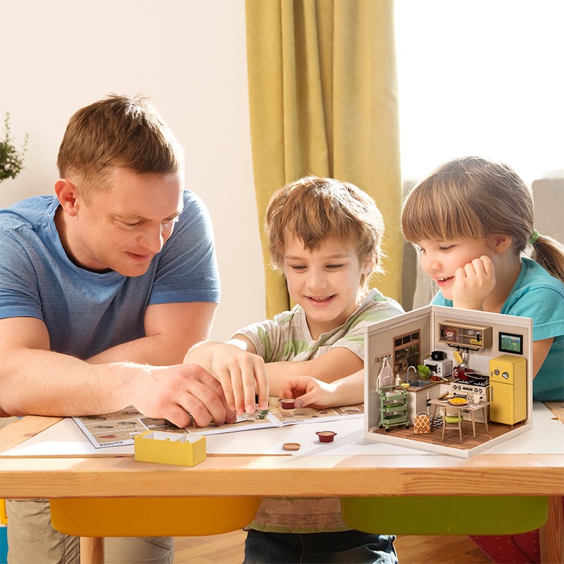 Rolife DW008 Mutlu Yemekler Mutfağı Happy Meals Kitchen DIY Minyatür Maket Model Seti Mini Dollhouse 3D Model Kit Detaylı Dekoratif Hobi Seti 3D Puzzle Tiny House