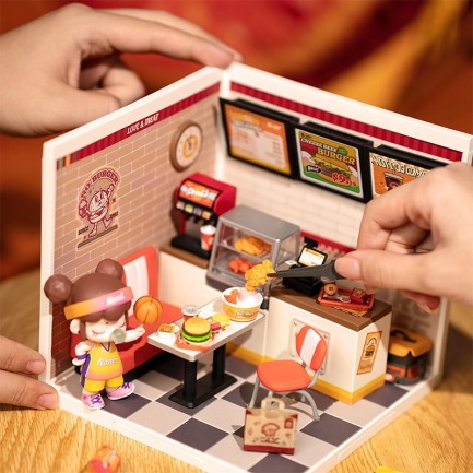 Rolife DW010 Hamburger Dükkanı (Yum Yum Burgers) DIY Minyatür Maket Model Seti Mini Dollhouse 3D Model Kit Detaylı Dekoratif Hobi Seti 3D Puzzle Tiny House - Thumbnail