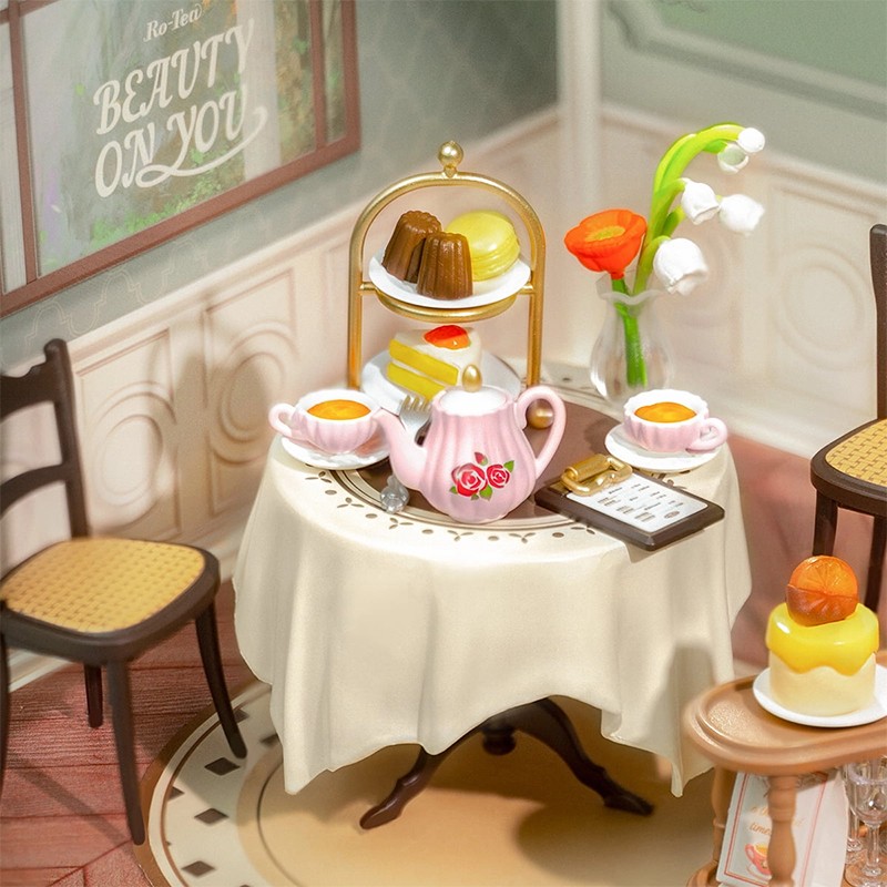 Rolife DW011 Tatlı Çay Dükkanı (Sweet Sips Tea) DIY Minyatür Maket Model Seti Mini Dollhouse 3D Model Kit Detaylı Dekoratif Hobi Seti 3D Puzzle Tiny House