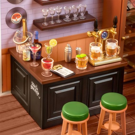 Rolife DW012 Keyifli İçki Barı (Leisurely Cheers Bar) DIY Minyatür Maket Model Seti Mini Dollhouse 3D Model Kit Detaylı Dekoratif Hobi Seti 3D Puzzle Tiny House - Thumbnail