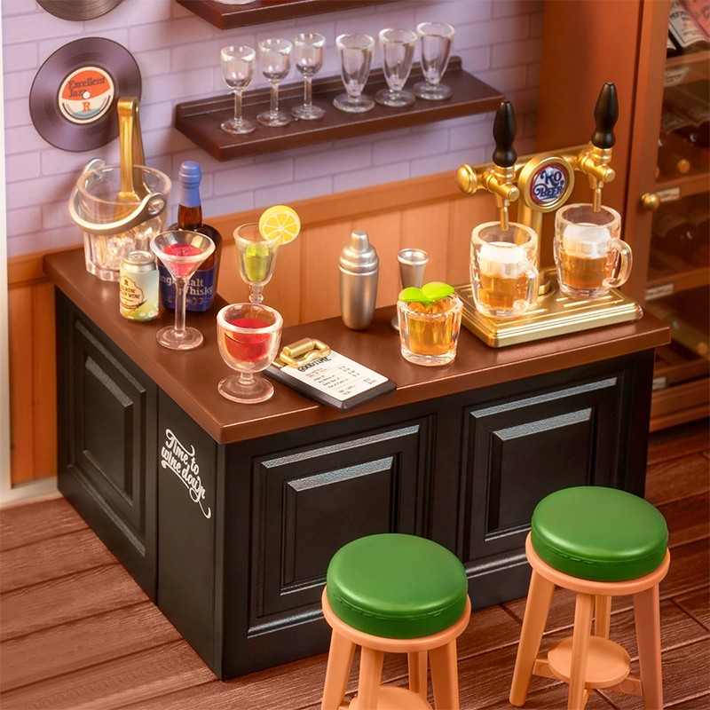 Rolife DW012 Keyifli İçki Barı (Leisurely Cheers Bar) DIY Minyatür Maket Model Seti Mini Dollhouse 3D Model Kit Detaylı Dekoratif Hobi Seti 3D Puzzle Tiny House
