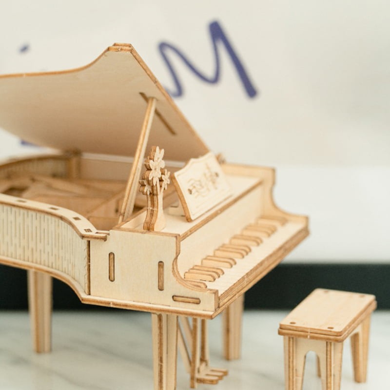 Rolife TG402 Kuyruklu Piyano (Grand Piano) DIY Minyatür Maket Model Seti Ahşap 3D Wooden Puzzle 3D Model Kit Detaylı Dekoratif Hobi Seti Ahşap Maket