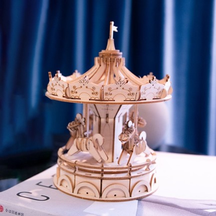 Rolife TG404 Atlı Karınca Merry-Go-Round DIY Minyatür Maket Model Ahşap 3D Wooden Puzzle Model Kit Dekoratif Hobi Seti Ahşap Maket - Thumbnail