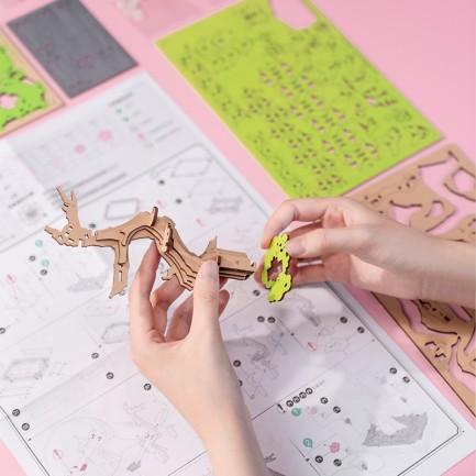 Rolife TG415 Saksıda Ağaç (Sakura Bonsai) DIY Minyatür Maket Model Seti Ahşap 3D Wooden Puzzle 3D Model Kit Detaylı Dekoratif Hobi Seti Ahşap Maket - Thumbnail