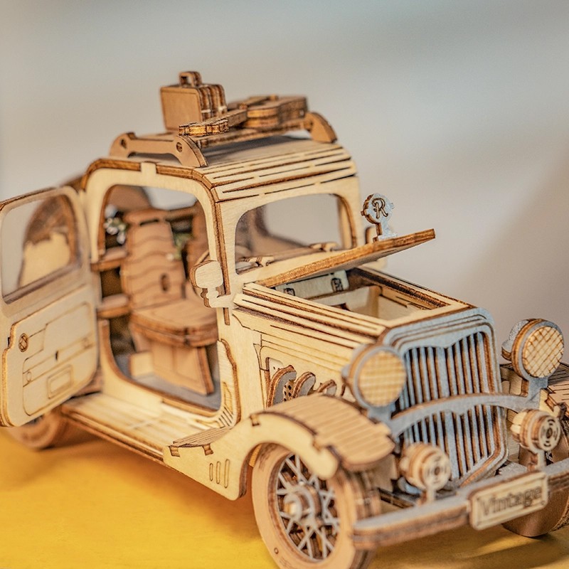Rolife TG504 Nostaljik Araba (Vintage Car) DIY Minyatür Maket Model Seti Ahşap 3D Wooden Puzzle 3D Model Kit Detaylı Dekoratif Hobi Seti Ahşap Maket