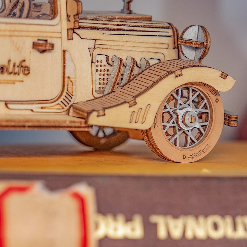 Rolife TG504 Nostaljik Araba (Vintage Car) DIY Minyatür Maket Model Seti Ahşap 3D Wooden Puzzle 3D Model Kit Detaylı Dekoratif Hobi Seti Ahşap Maket