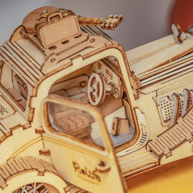 Rolife TG504 Nostaljik Araba (Vintage Car) DIY Minyatür Maket Model Seti Ahşap 3D Wooden Puzzle 3D Model Kit Detaylı Dekoratif Hobi Seti Ahşap Maket