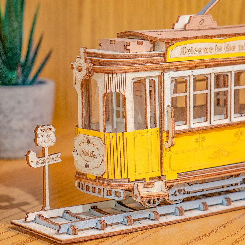 Rolife TG505 Tramvay (Tramcar) DIY Minyatür Maket Model Seti Ahşap 3D Wooden Puzzle 3D Model Kit Detaylı Dekoratif Hobi Seti Ahşap Maket