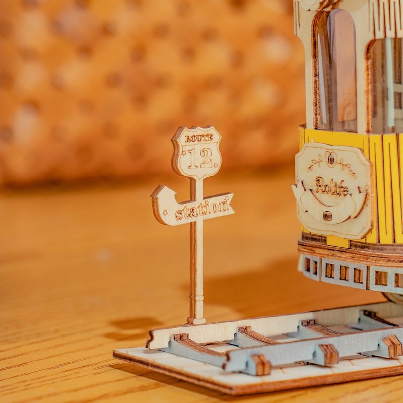 Rolife TG505 Tramvay (Tramcar) DIY Minyatür Maket Model Seti Ahşap 3D Wooden Puzzle 3D Model Kit Detaylı Dekoratif Hobi Seti Ahşap Maket