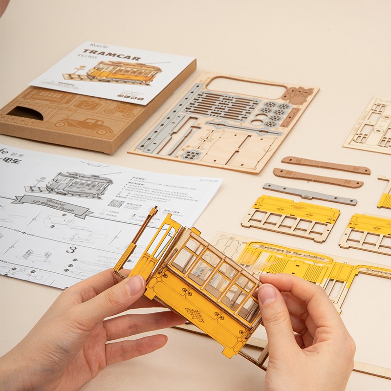 Rolife TG505 Tramvay (Tramcar) DIY Minyatür Maket Model Seti Ahşap 3D Wooden Puzzle 3D Model Kit Detaylı Dekoratif Hobi Seti Ahşap Maket