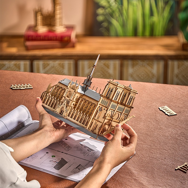Rolife TG511 Katedral (Paris Cathedral) DIY Minyatür Maket Model Seti Ahşap 3D Wooden Puzzle 3D Model Kit Detaylı Dekoratif Hobi Seti Ahşap Maket
