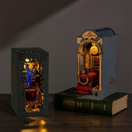 Rolife TGB03 Magic House Kitap Köşesi Book Nook DIY Minyatür Maket Model Seti Mini Dollhouse 3D Model Kit Detaylı Dekoratif Hobi Seti 3D Puzzle Tiny House - Thumbnail