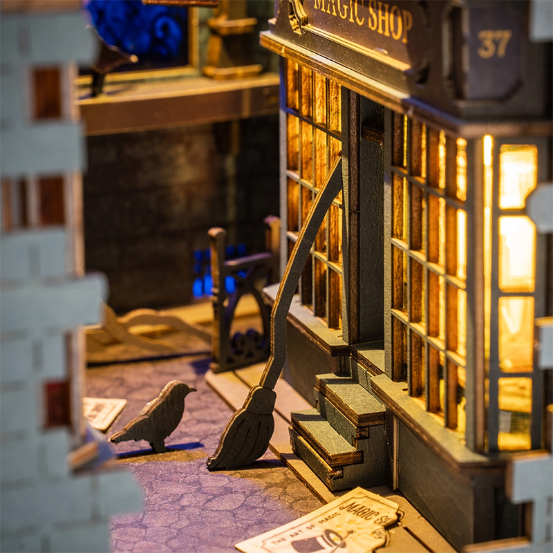 Rolife TGB03 Magic House Kitap Köşesi Book Nook DIY Minyatür Maket Model Seti Mini Dollhouse 3D Model Kit Detaylı Dekoratif Hobi Seti 3D Puzzle Tiny House