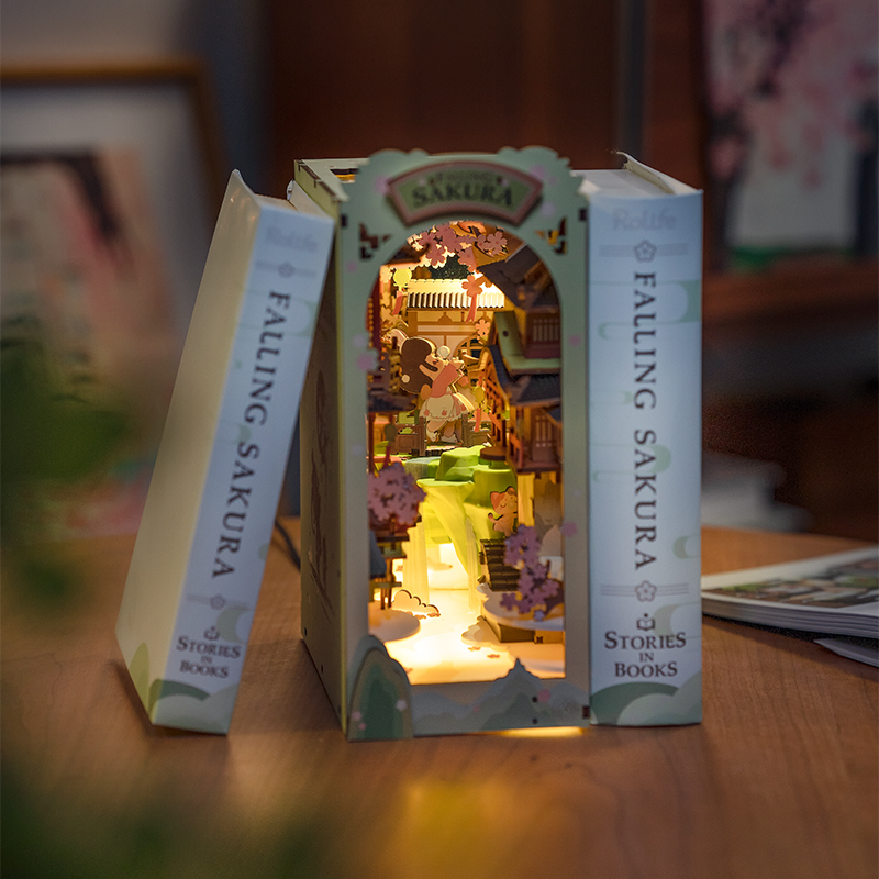 Rolife TGB05 Falling Sakura Kitap Köşesi Book Nook DIY Minyatür Maket Model Seti Mini Dollhouse 3D Model Kit Detaylı Dekoratif Hobi Seti 3D Puzzle Tiny House