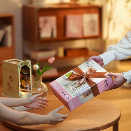 Rolife TGB05 Falling Sakura Kitap Köşesi Book Nook DIY Minyatür Maket Model Seti Mini Dollhouse 3D Model Kit Detaylı Dekoratif Hobi Seti 3D Puzzle Tiny House - Thumbnail