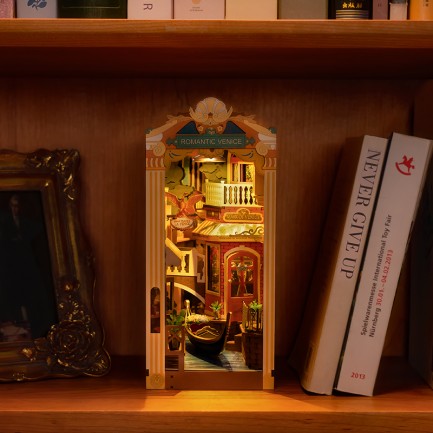 Rolife TGB08 Venedik (Romantic Venice) Kitap Köşesi DIY Minyatür Maket Model Seti Mini Dollhouse 3D Model Kit Detaylı Dekoratif Hobi Seti 3D Puzzle Tiny House - Thumbnail