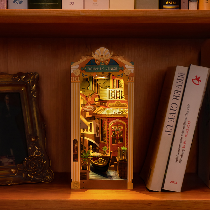 Rolife TGB08 Venedik (Romantic Venice) Kitap Köşesi DIY Minyatür Maket Model Seti Mini Dollhouse 3D Model Kit Detaylı Dekoratif Hobi Seti 3D Puzzle Tiny House