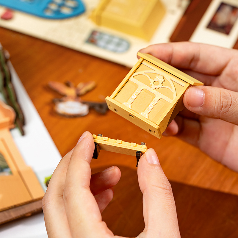 Rolife TGB08 Venedik (Romantic Venice) Kitap Köşesi DIY Minyatür Maket Model Seti Mini Dollhouse 3D Model Kit Detaylı Dekoratif Hobi Seti 3D Puzzle Tiny House