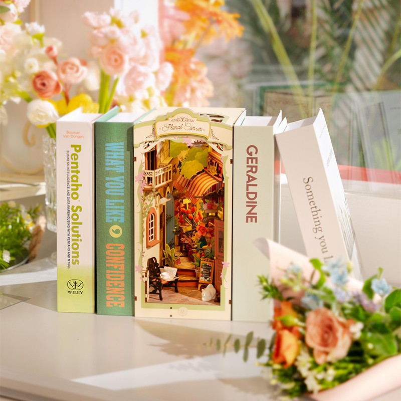 Rolife TGB09 Floral Corner Kitap Köşesi Book Nook DIY Minyatür Maket Model Seti Mini Dollhouse 3D Model Kit Detaylı Dekoratif Hobi Seti 3D Puzzle Tiny House