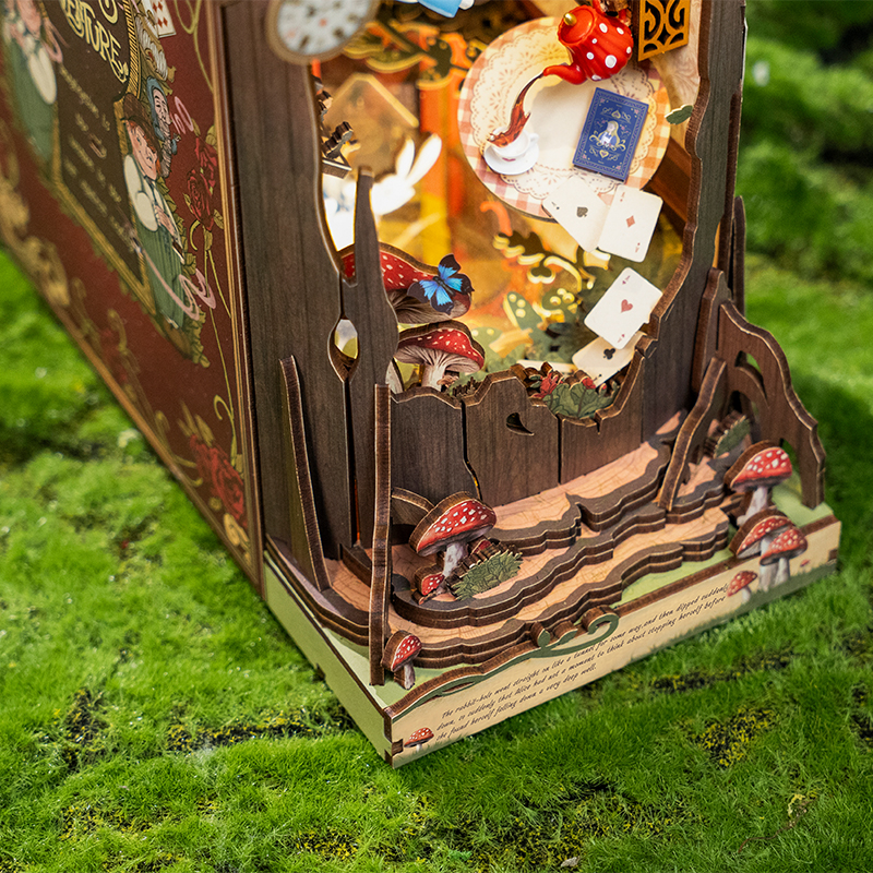 Rolife TGB12 Fall into Wonder Kitap Köşesi Book Nook DIY Minyatür Maket Model Seti Mini Dollhouse 3D Model Kit Detaylı Dekoratif Hobi Seti 3D Puzzle Tiny House