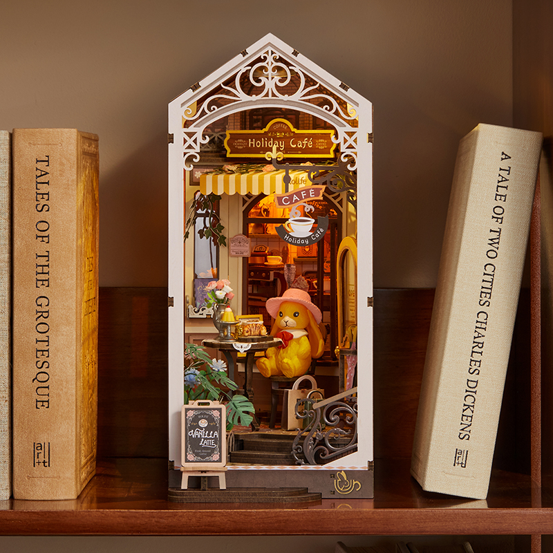 Rolife TGB15 Holiday Cafe Kitap Köşesi Book Nook DIY Minyatür Maket Model Seti Mini Dollhouse 3D Model Kit Detaylı Dekoratif Hobi Seti 3D Puzzle Tiny House